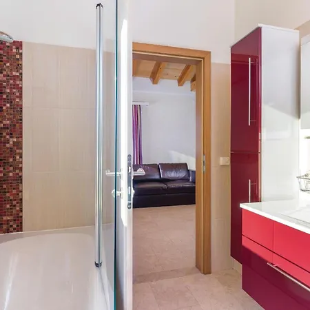 Nice Home In Rezanci With Wifi Holiday home