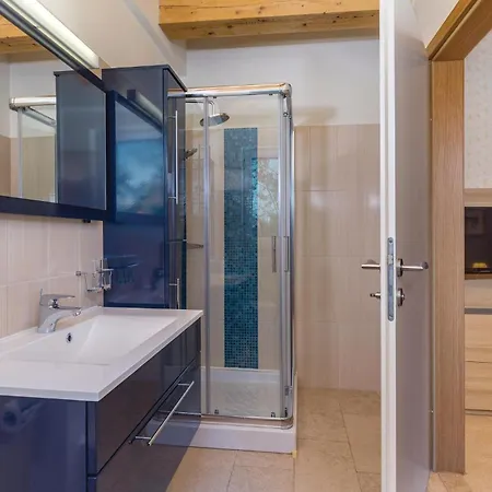 Nice Home In Rezanci With Wifi Holiday home
