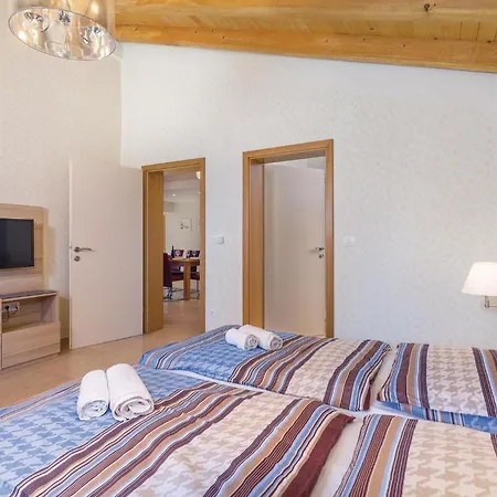 Nice Home In Rezanci With Wifi Holiday home *