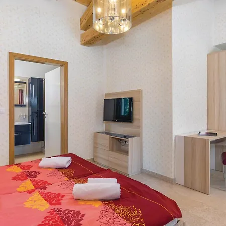 Nice Home In Rezanci With Wifi Holiday home