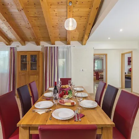 Nice Home In Rezanci With Wifi Holiday home