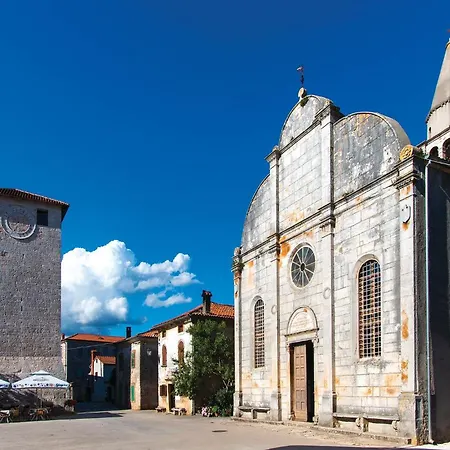 Holiday home Nice Home In Rezanci With Wifi *