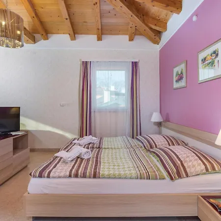 Nice Home In Rezanci With Wifi Holiday home Rezanci