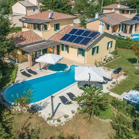 Nice Home In Rezanci With Wifi *