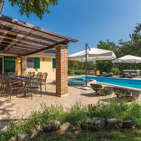 Nice Home In Rezanci With Wifi Rezanci