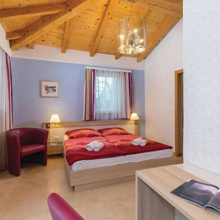 Luxurious In Režanci