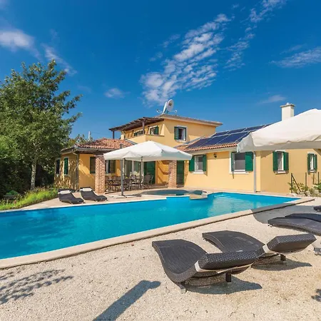 Luxurious In * Režanci