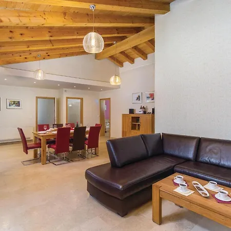 Luxurious In 펜션 Režanci